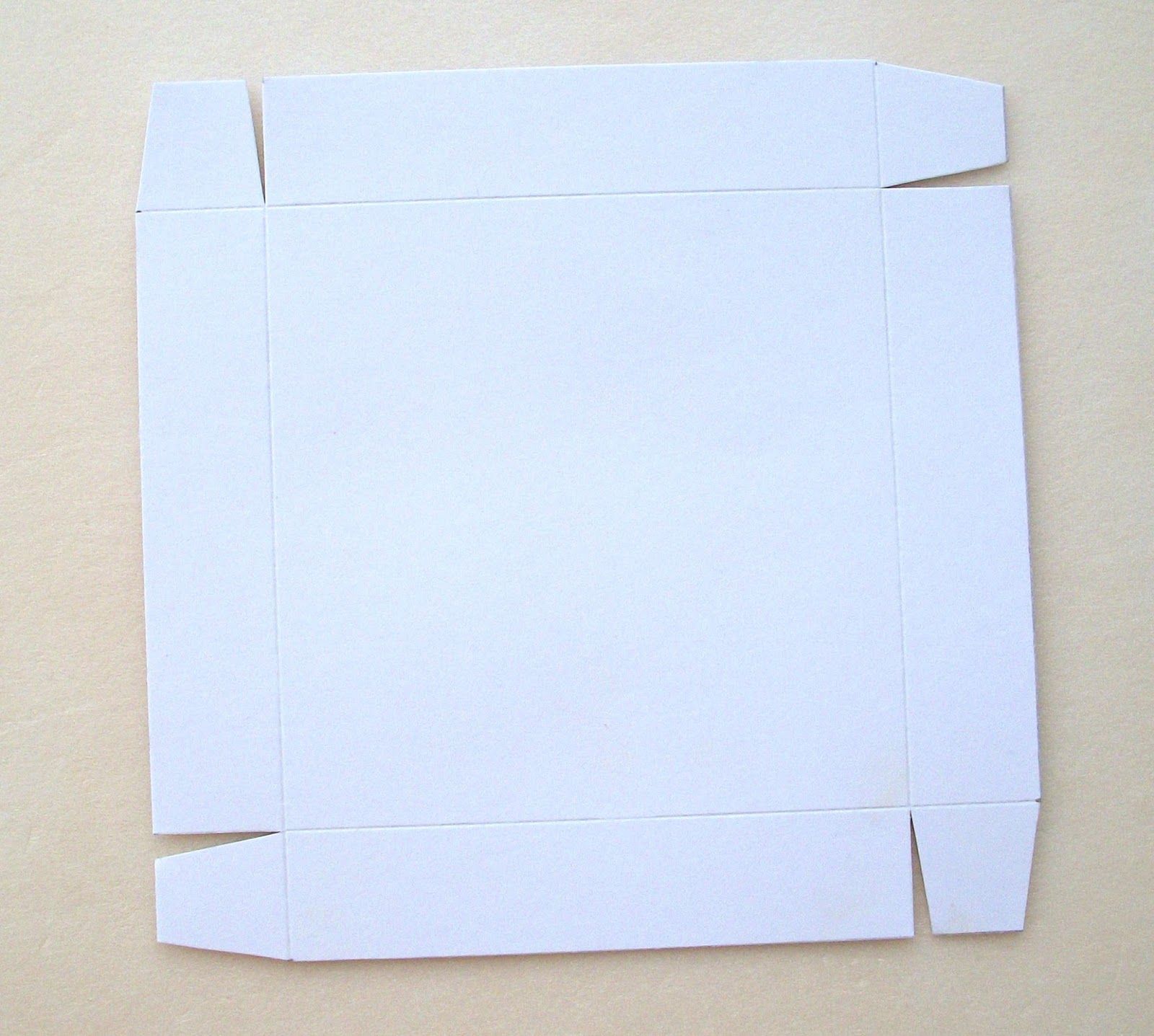 Крышка для коробки из бумаги