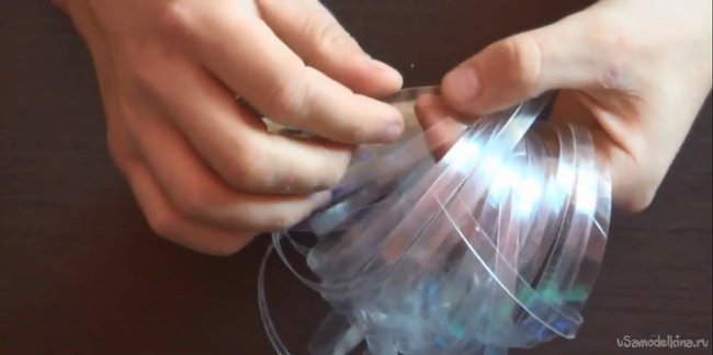 Видео как сделать из пластиковой бутылки