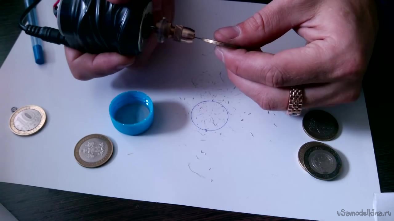 как сделать брелок из монет своими руками \ Keychain coins