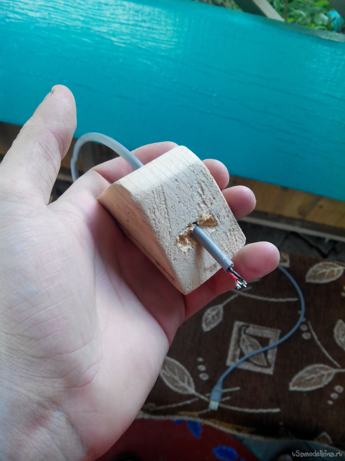 Чем заделать стыки usb