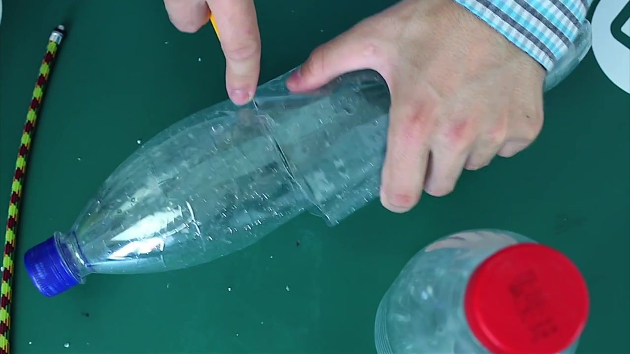 Как сделать крутой насос из пластиковой бутылки своими руками