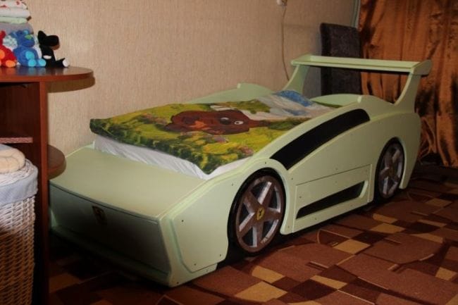 Кровать детская машина от года