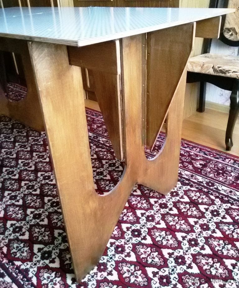 Складной стол для шитья и раскроя