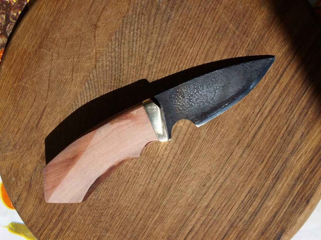 Толщина мехпилы полотно. Нож из полотна механической пилы. Нож из полотна пилы. Мини нож из ножовки. Нож из пилы по дереву.