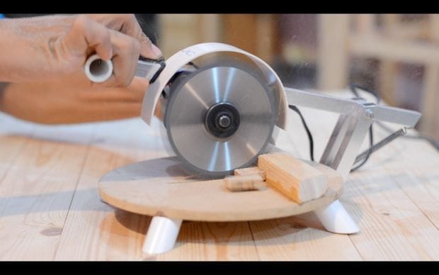 Как сделать торцовочную пилу из дисковой своими руками — пошаговые инструкции и нюансы изготовления
