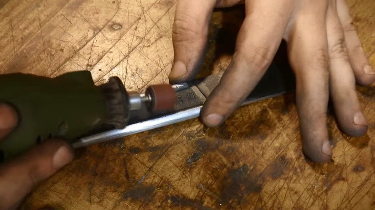 нож с дырочками на лезвии. из газового ключа своими руками. отверстие сделанное ножом. больстер копие. отверстие сделанное ножом.