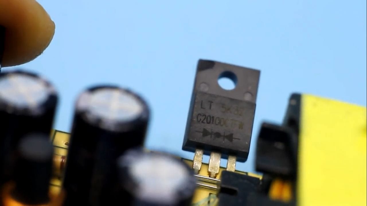 Зарядка автомобильного аккумулятора от 220 вольт. Как увеличить амперы. Последовательное и параллельное соединение аккумуляторов. Как увеличить амперы. Увеличить ампер.