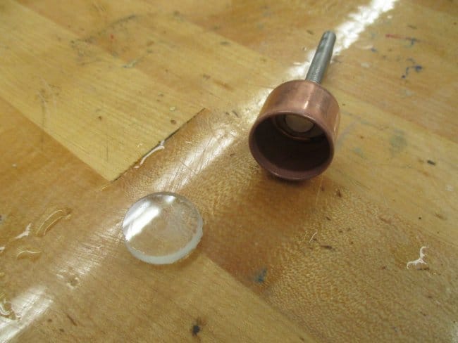 Простой инструмент для сверления в стекле отверстия любого диаметра