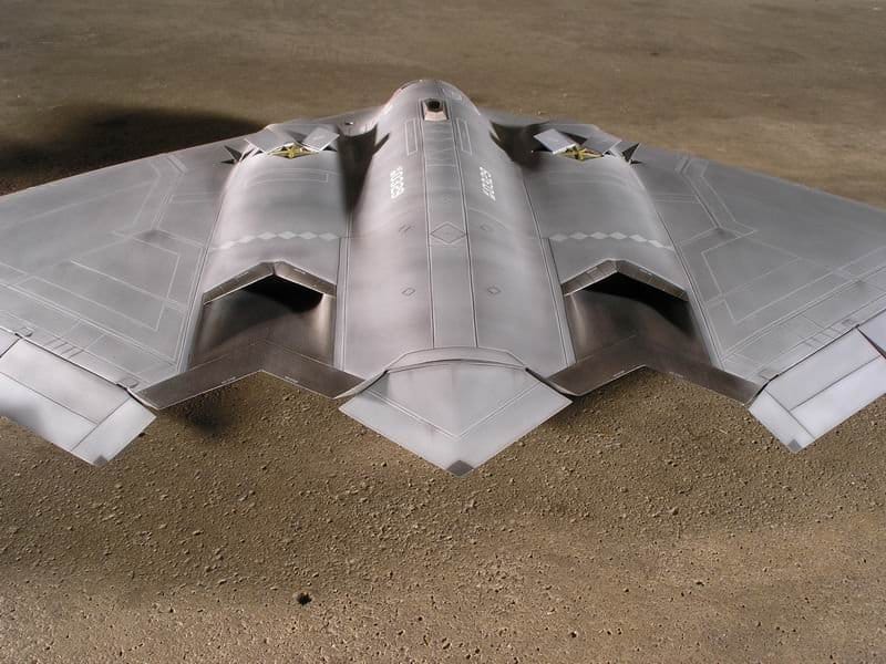 B 2 Spirit Stealth Bomber