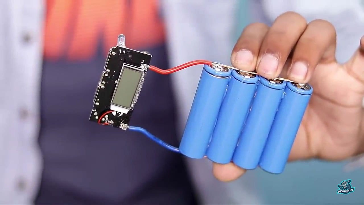 Power Bank с функцией беспроводной зарядки