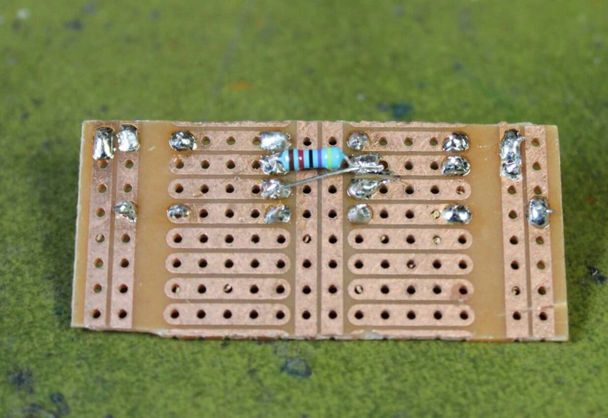 Источник отрицательного напряжения