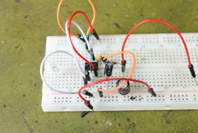 Источник отрицательного напряжения