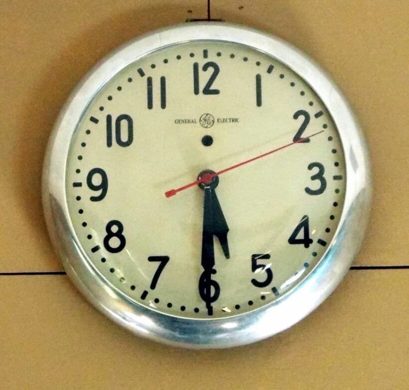 Замена механизма в винтажных часах на современный с сохранением ...