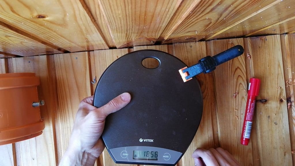 Мощный зажим из ПВХ-трубы