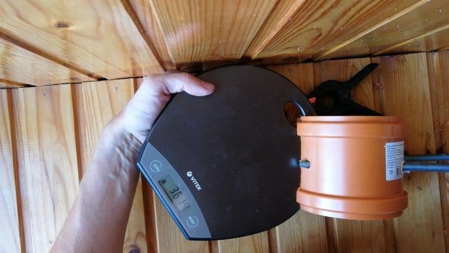 Мощный зажим из ПВХ-трубы