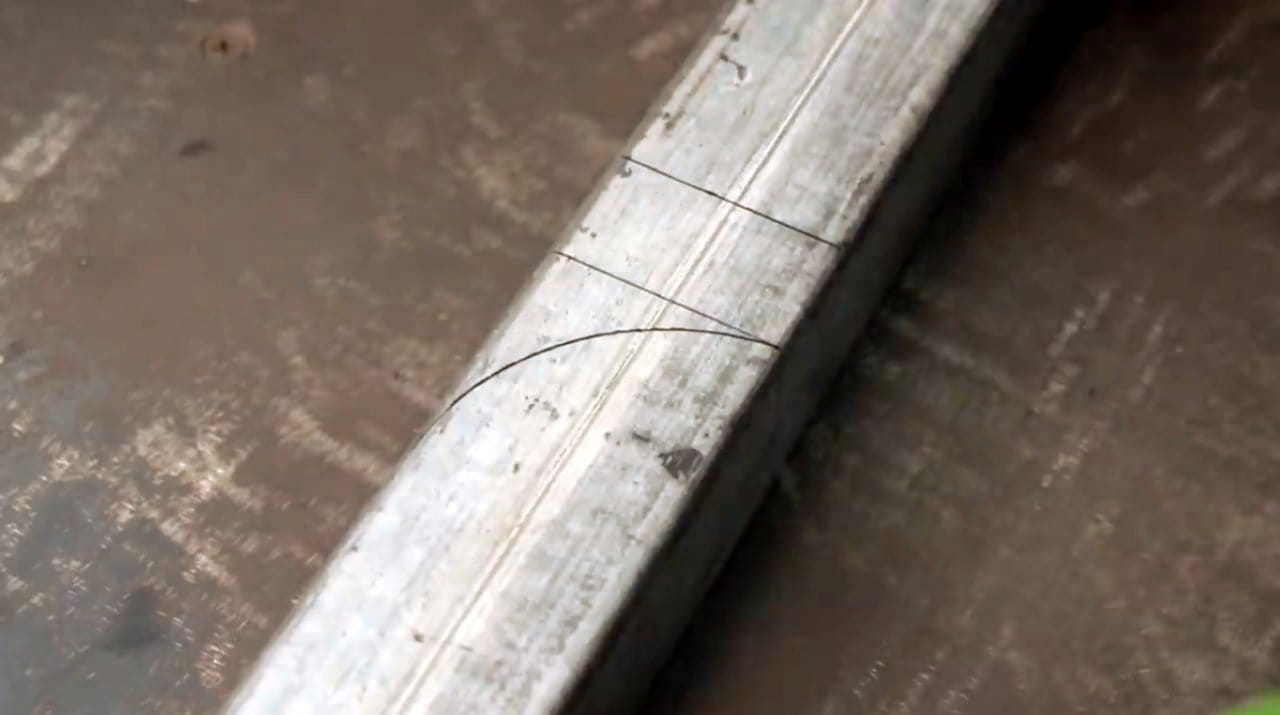 Простой способ красиво согнуть профильную трубу под 90 градусов