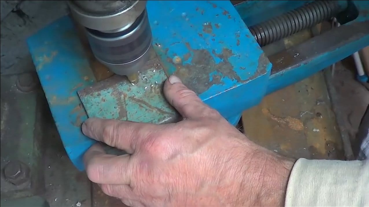 Универсальные электро-ножницы из болгарки