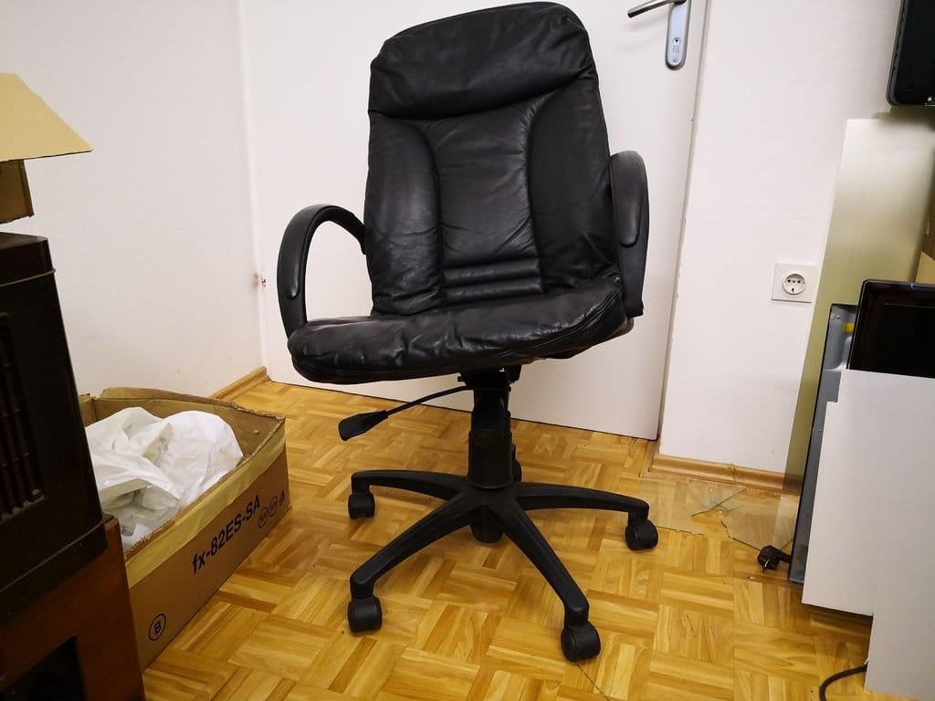 Офисный стул опускается вниз: причины поломки, починить своими руками