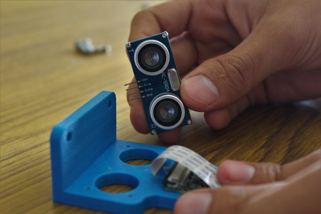 Мобильное устройство для слежения за домашними животными