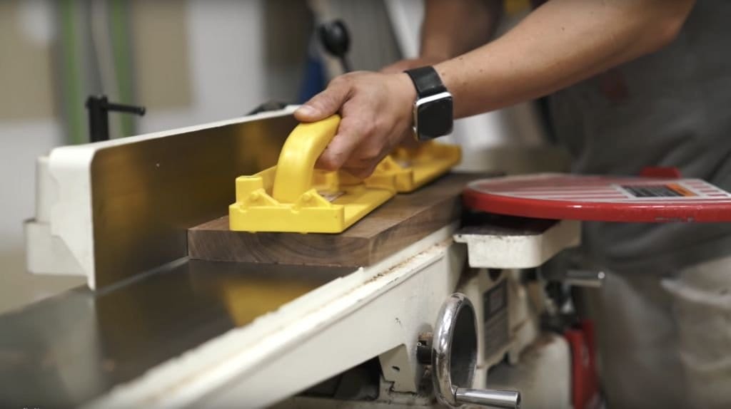 Настольный органайзер из дерева