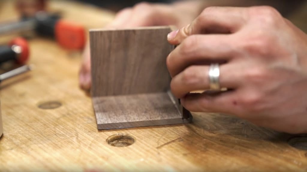 Настольный органайзер из дерева