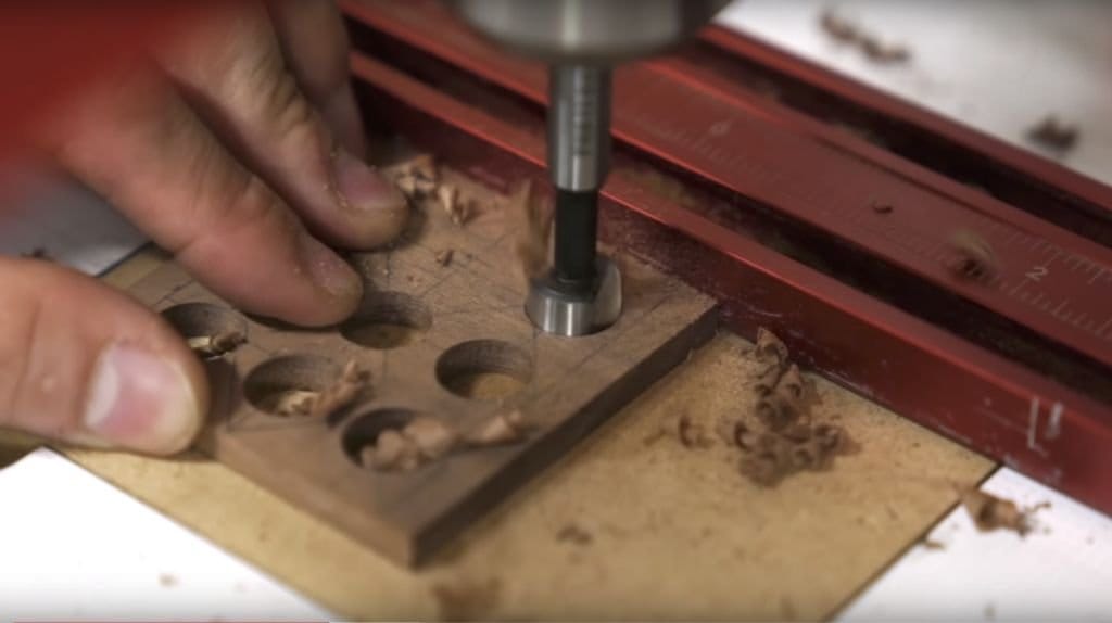 Настольный органайзер из дерева