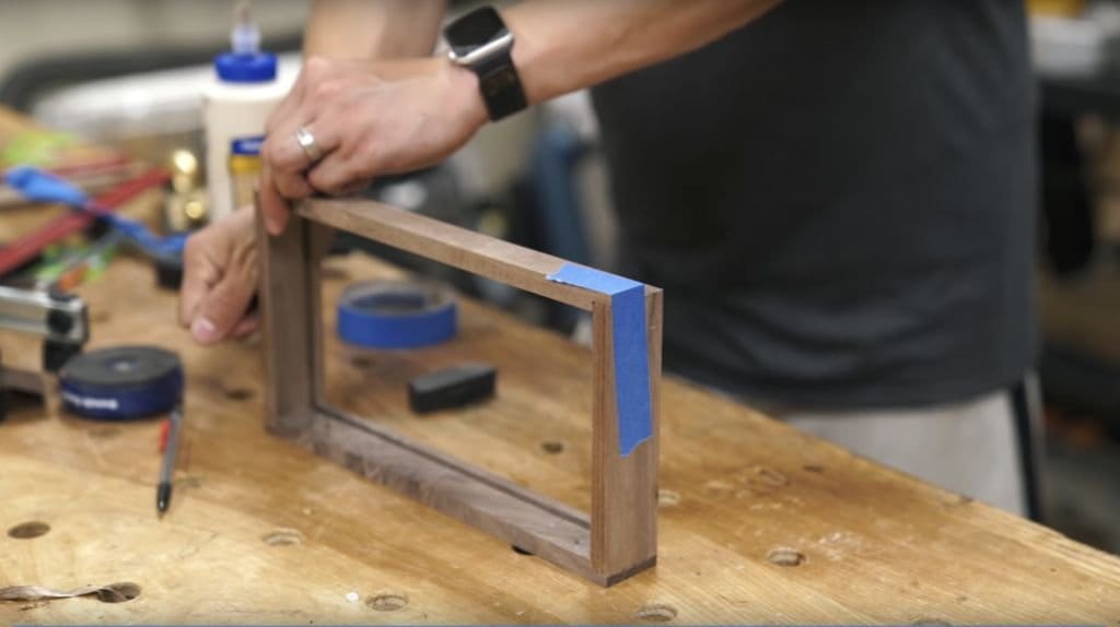 Настольный органайзер из дерева