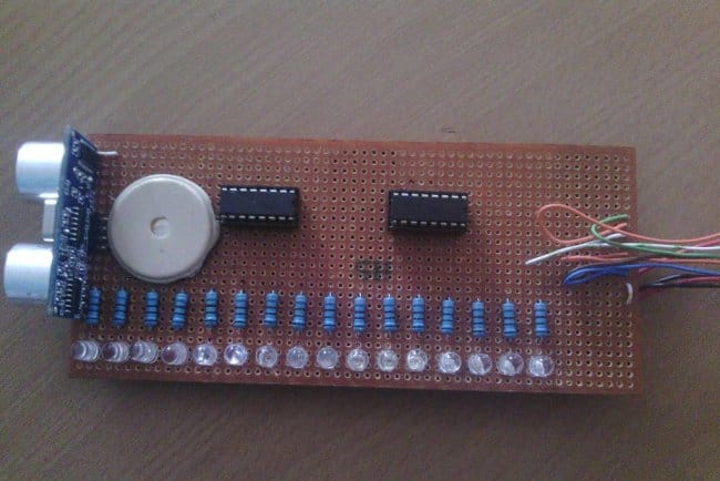 Шкальный индикатор расстояния со звуковым сигналом