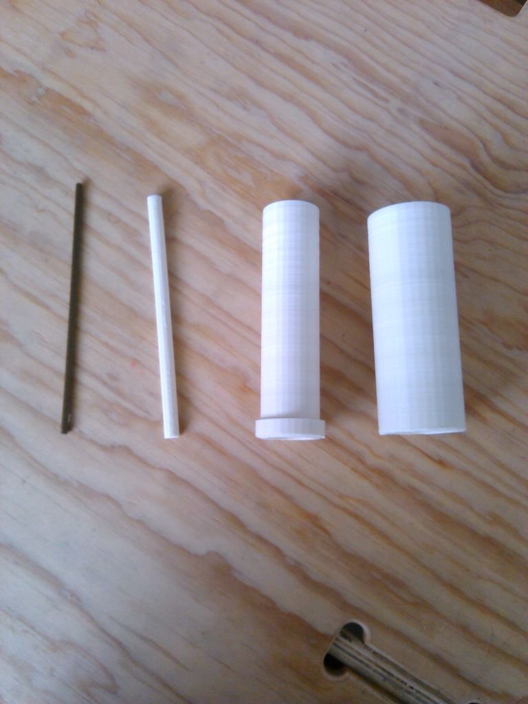 Емкостной датчик уровня жидкости